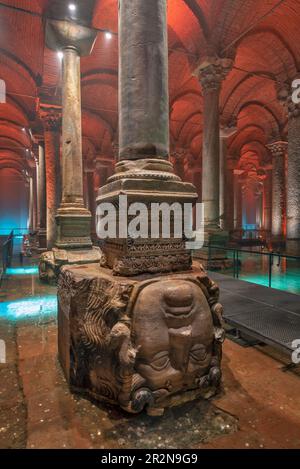 Famosa Basilica Cistern (Yerebatan Sarnici) a Istanbul, Turchia Foto Stock