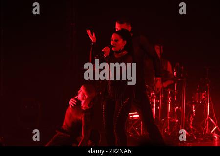 Roma, Italia. 19th maggio, 2023. All'Auditorium della conciliazione di Roma, il duo italiano Paola e Chiara live per “per Sempre Tour 2023” in questa foto Paola Iezzi (Foto di Paolo Pizzi/Pacific Press) Credit: Pacific Press Media Production Corp./Alamy Live News Foto Stock