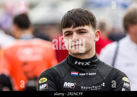 20th maggio 2023; Circuit de Barcelona-Catalunya, Barcellona, Catalogna, Spagna: 6 ore di Barcellona, Day 1; Dilano Van T Hoff (NED) del Campionato europeo Regionale di Formula MP Motorsport by Alpine pronto ad uscire in pista Credit: Action Plus Sports Images/Alamy Live News Foto Stock