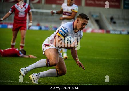 Sam Hewitt dei giganti di Huddersfield apre il punteggio per i giganti durante la partita della Betfred Challenge Cup Sesta Round tra Salford Red Devils e Huddersfield Giants all'AJ Bell Stadium, Eccles, sabato 20th maggio 2023. (Foto: Ian Charles | NOTIZIE MI) Credit: NOTIZIE MI & Sport /Alamy Live News Foto Stock