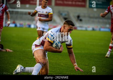 Sam Hewitt dei giganti di Huddersfield apre il punteggio per i giganti durante la partita della Betfred Challenge Cup Sesta Round tra Salford Red Devils e Huddersfield Giants all'AJ Bell Stadium, Eccles, sabato 20th maggio 2023. (Foto: Ian Charles | NOTIZIE MI) Credit: NOTIZIE MI & Sport /Alamy Live News Foto Stock