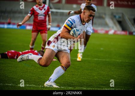 Sam Hewitt dei giganti di Huddersfield apre il punteggio per i giganti durante la partita della Betfred Challenge Cup Sesta Round tra Salford Red Devils e Huddersfield Giants all'AJ Bell Stadium, Eccles, sabato 20th maggio 2023. (Foto: Ian Charles | NOTIZIE MI) Credit: NOTIZIE MI & Sport /Alamy Live News Foto Stock