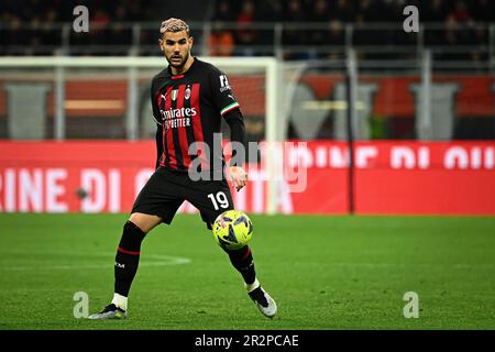 Theo Hernandez dell'AC Milan in azione durante la Serie A Football Match AC Milan vs Sampdoria allo stadio San Siro di Milano il 20 maggio 2023 Credit: Piero Crociatti/Alamy Live News Foto Stock