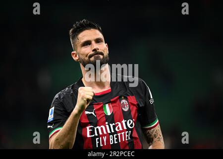 Olivier Giroud dell'AC Milan festeggia al termine della Serie Una partita di calcio AC Milan vs Sampdoria allo stadio San Siro di Milano il 20 maggio 2023 Credit: Piero Crociatti/Alamy Live News Foto Stock