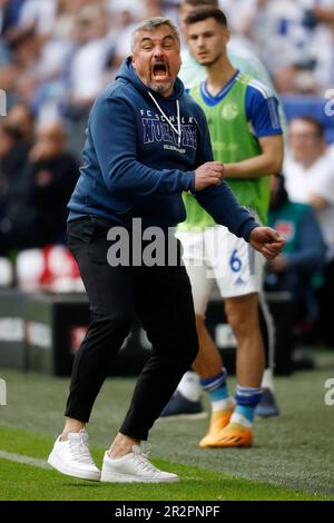 Gelsenkirchen, Deutschland, 1. Fussball Bundesliga 33. Spieltag FC Schalke 04 vs. Eintracht Francoforte 2:2:20. 05. 2023 in der Veltins Arena auf Schalke in Gelsenkirchen Trainer Thomas REIS (S04) Foto: Norbert Schmidt, Duesseldorf Foto Stock