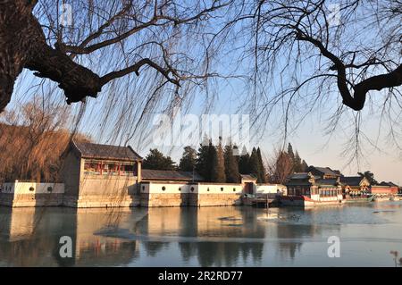 Ornamentali, splendidi edifici in collina longevità nel palazzo estivo Foto Stock