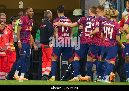 Christopher NKUNKU, RB Leipzig 18 partiture, spara gol , Tor, Treffer, Torschuss, 1-2 nella partita FC BAYERN MUENCHEN - RB LEIPZIG 1.German Football League il 20 maggio 2023 a Monaco di Baviera, Germania. Stagione 2022/2023, giorno 33, 1.Bundesliga, FCB, München, 33.Spieltag. © Peter Schatz / Alamy Live News - LE NORMATIVE DFL VIETANO L'USO DELLE FOTOGRAFIE come SEQUENZE DI IMMAGINI e/o QUASI-VIDEO - Foto Stock