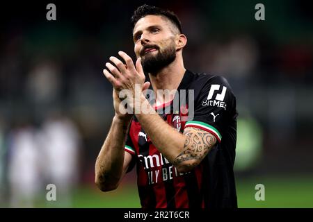 Milano, Italia. 20th maggio, 2023. Olivier Giroud di AC Milan festeggia alla fine della Serie Una partita di calcio tra AC Milan e UC Sampdoria allo Stadio Giuseppe Meazza il 20 maggio 2023 a Milano. Credit: Marco Canoniero/Alamy Live News Foto Stock