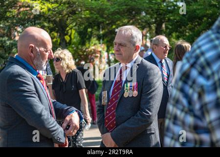 Veterani e membri di 617 Squadron e della Royal Air Force assistono ad un servizio di memoria per il 80th° anniversario del RAID dei Dambusters presso i memoriali di Woodhall Spa Lincolnshire (Foto di Lisa Harding/News Images) Foto Stock