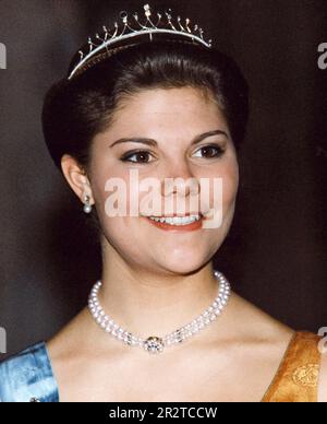 CROWN PRINCESS VICTORIA DI Svezia vestita con tiara prima di una cena di gala Foto Stock