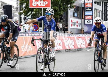 Anversa, Belgio. 21st maggio, 2023. Il belga Marthe Truyen di Fenix-Deceuninck vince la gara ciclistica di un giorno 'Antwerp Port Epic' 'Schaal Sels', 123km ad Anversa e dintorni, quinta gara (5/10) alla Lotto Cycling Cup, domenica 21 maggio 2023. BELGA PHOTO TOM GOYVAERTS Credit: Agenzia Notizie Belga/Alamy Live News Foto Stock