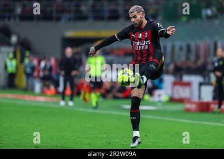 Milano, Italia. 20th maggio, 2023. Theo Hernandez di AC Milan in azione durante la Serie A 2022/23 partita di calcio tra AC Milan e UC Sampdoria allo Stadio di San Siro. Punteggio finale; Milan 5:1 Sampodria (Photo by Fabrizio Carabelli/SOPA Images/Sipa USA) Credit: Sipa USA/Alamy Live News Foto Stock