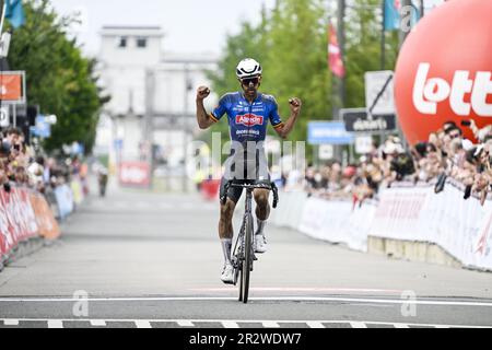 Anversa, Belgio. 21st maggio, 2023. Il belga Dries De Bondt di Alpecin-Deceuninck vince la gara ciclistica di un giorno 'Antwerp Port Epic' 'Schaal Sels' maschile, 192km ad Anversa e dintorni, quinta gara (5/10) alla Lotto Cycling Cup, domenica 21 maggio 2023. BELGA PHOTO TOM GOYVAERTS Credit: Agenzia Notizie Belga/Alamy Live News Foto Stock