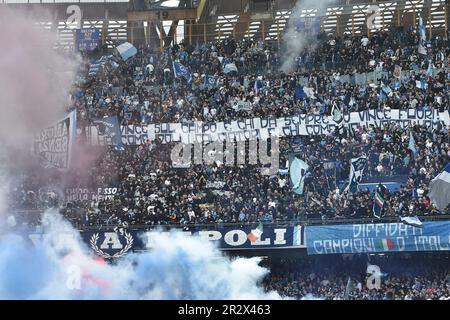 Napoli, Italia. 21st maggio, 2023. La curva B durante la Serie A match tra SSC Napoli vs FC Inter allo stadio Diego Armando Maradona Credit: Live Media Publishing Group/Alamy Live News Foto Stock