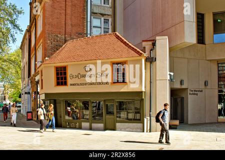 Londra l'edificio rinnovato Old Curiosity Shop in Portsmouth Street Foto Stock