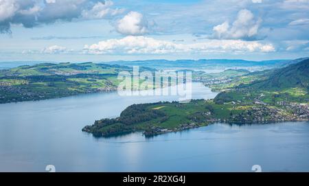 Splendida vista dal monte Bürgenstock sul lago di Lucerna in Svizzera Foto Stock