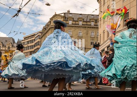 Losanna , Cantone Vaud, Svizzera - 14 maggio 2023: SVIZZERA : partecipanti al Carnevale di Losanna 2023. Foto Stock