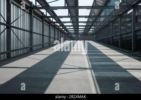 Garage vuoto nel centro della città nei Paesi Bassi. Foto Stock