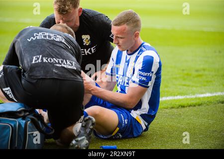 Sebastian Ohlsson di IFK Göteborg ferito durante la partita nella Allsvenskan tra Göteborg e Hammarby a Gamla Ullevi a Gothenburg il 1 gennaio 2012 Foto Stock