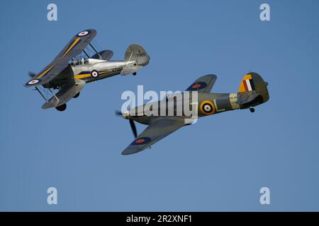 Spettacolo aereo serale di Shuttleworth il 2023 maggio Foto Stock