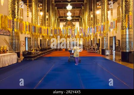 Wat Chedi Luang tempio buddista, Chiang Mai, Thailandia Foto Stock