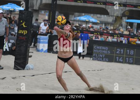 Huntington Beach, California, Stati Uniti. 20th maggio, 2023. Kelley Cheng in azione durante le semifinali AVP di Huntington Beach il 20 maggio 2023. (Credit Image: © Jon Gaede/ZUMA Press Wire) SOLO PER USO EDITORIALE! Non per USO commerciale! Credit: ZUMA Press, Inc./Alamy Live News Foto Stock