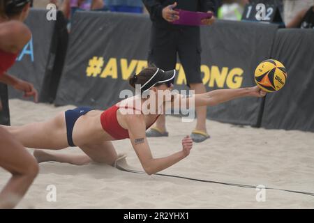 Huntington Beach, California, Stati Uniti. 20th maggio, 2023. Terese Cannon in azione durante le semifinali AVP di Huntington Beach del 20 maggio 2023. (Credit Image: © Jon Gaede/ZUMA Press Wire) SOLO PER USO EDITORIALE! Non per USO commerciale! Credit: ZUMA Press, Inc./Alamy Live News Foto Stock