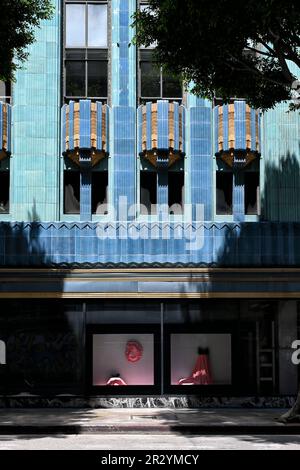 Eastern Columbia Building, Boradway e 9th, centro di Los Angeles. Esposizione della finestra degli studi dell'acne Foto Stock