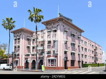 HOLLYWOOD, CALIFORNIA - 11 MAGGIO 2023: Gli storici Hillview Apartments su Hollywood Boulevard, costruito nel 1917 per ospitare le stelle del cinema del giorno. Foto Stock