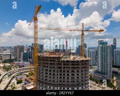 Miami, FL, USA - 20 maggio 2023: Foto aerea del River District 501 SW 3rd Ave in costruzione GT Mcdonald Foto Stock