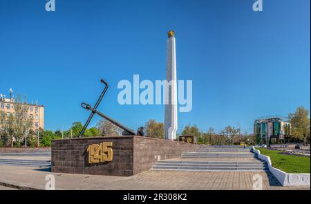 Odessa, Ucraina 05.05.2023. Obelisco ali della Vittoria nel distretto di Arcadia a Odessa, Ucraina, in una giornata di sole primaverile Foto Stock