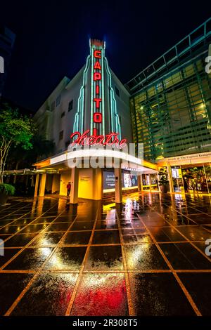 Capitol Singapore ospita un centro commerciale di prima qualità, l'iconico Capitol Theatre, il lussuoso Eden Residences Capitol e il Capitol Kempinski Hote Foto Stock