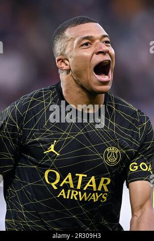 Parigi, Francia. 21st maggio, 2023. Kylian Mbappe celebra il suo gol dopo aver segnato durante la partita di calcio Ligue 1 tra AJ Auxerre (AJA) e Paris Saint Germain (PSG) il 21 maggio 2023 allo Stade Abbe Deschamps di Auxerre, Francia. Credit: Victor Joly/Alamy Live News Foto Stock