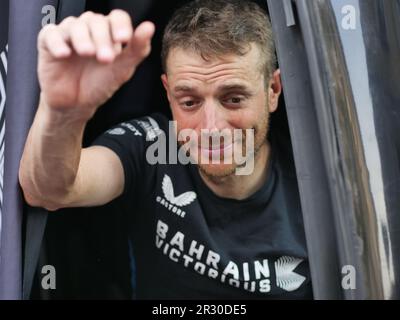 Damiano Caruso dopo la 15 tappa del giro d'Italia da Seregno a Bergamo 195 km Foto Stock