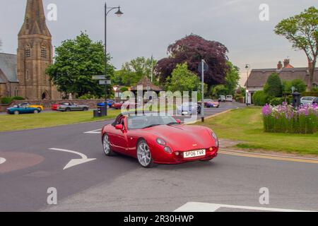 2006 Blackpool costruito British sports car Red TVR Toscane Car Roadster benzina 4500 cc; in rotta per il Lytham St Annes Classic & Performance Motor Vehicle show mostre di auto classiche, Regno Unito Foto Stock