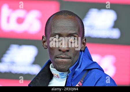 Kelvin Kiptum (KEN) vince la 43a Maratona di Londra in 2:01:25, domenica 23 aprile 2023, a Londra, Regno Unito. (Jiro Mochizuki/immagine dello sport) Foto Stock