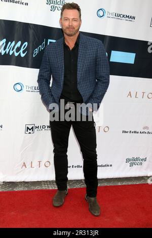 17 maggio 2023, Beverly Hills, CA, USA: LOS ANGELES - 17 MAGGIO: Eric Martsolf alla Dance and Dialogue 10th Anniversary Celebration ai cortili di Greystone Mansion il 17 maggio 2023 a Beverly Hills, CA (Credit Image: © Kay Blake/ZUMA Press Wire) SOLO PER USO EDITORIALE! Non per USO commerciale! Foto Stock