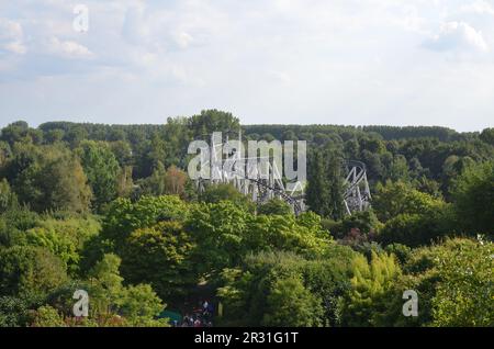 Amsterdam, Paesi Bassi - 8 agosto 2022: Vista aerea del parco divertimenti Walibi Holland Foto Stock