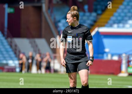 Birmingham, Inghilterra. 21 maggio 2023. Incontro Referee Kirsty Dowle durante la partita della Super League di Barclays Women tra Aston Villa e Liverpool al Villa Park di Birmingham, Inghilterra, Regno Unito, il 21 maggio 2023. Credit: Duncan Thomas/Majestic Media/Alamy Live News. Foto Stock