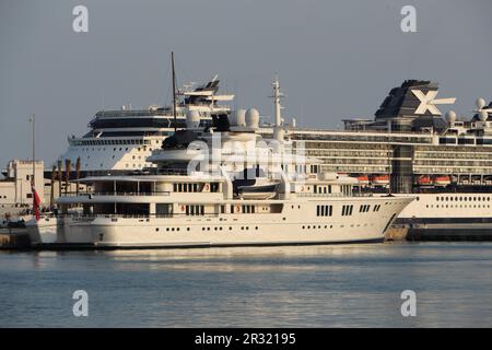 Superyacht Tatoosh di proprietà del miliardario co-fondatore di Microsoft, Paul Allen al porto di Málaga, Spagna. Foto Stock