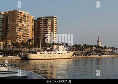 Yacht di lusso la Sultana ormeggiato a Malaga Spagna Foto Stock