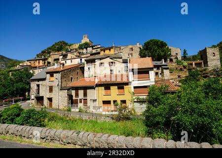 Villaggio di Conat, riserva naturale di Noedes, massiccio di Madres-Coronat, Rosillon, pirenei orientali,. Foto Stock