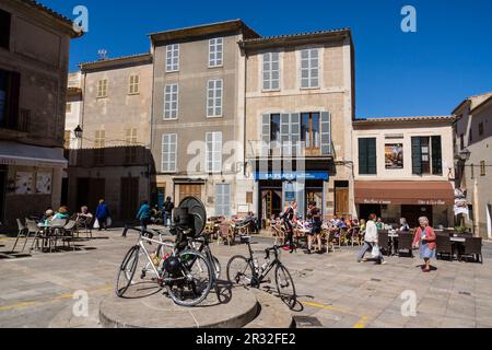 La plaza del pueblo, Sineu, Maiorca, isole Baleari, Spagna, Europa. Foto Stock