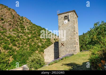 Villaggio di Conat, riserva naturale di Noedes, massiccio di Madres-Coronat, Rosillon, pirenei orientali,. Foto Stock