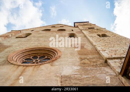 Veduta della chiesa di Sant'Apollinare a Trento, Trentino Alto Adige, Italia Foto Stock