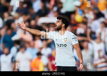 Eray Comert (Valencia CF, n. 24) reagisce durante la partita di LaLiga Santander tra Valencia CF e Real Madrid CF allo stadio Mestalla, Spagna, 21 maggio 2023 Foto Stock