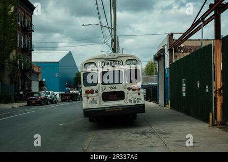 Un autobus, Red Hook, Brooklyn, New York Foto Stock