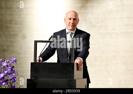 Berlino, Germania. 22nd maggio, 2023. Kai Wegner bei der Eintragung von Prinz Edward ins Goldene Buch von Berlin und der Verleihung des 'The Duke of Edinburgh's International Award' in Deutschland in der James-Simon-Galerie. Berlin, 22.05.2023 Credit: Geisler-Fotopress GmbH/Alamy Live News Foto Stock