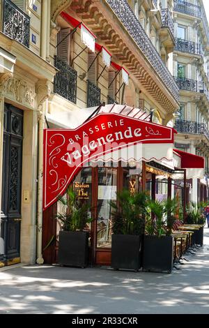 Boulevard Saint-Germain terrazza del ristorante storico, Brasserie Vagenende, Parigi, Francia. Foto Stock