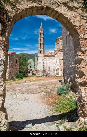 Chiesa di Ayios Spyridion (San Spyridon, 1715) nel complesso fortificato di Troupakis Mourtzinos nella Vecchia Kardamili, penisola del Peloponneso, Grecia Foto Stock